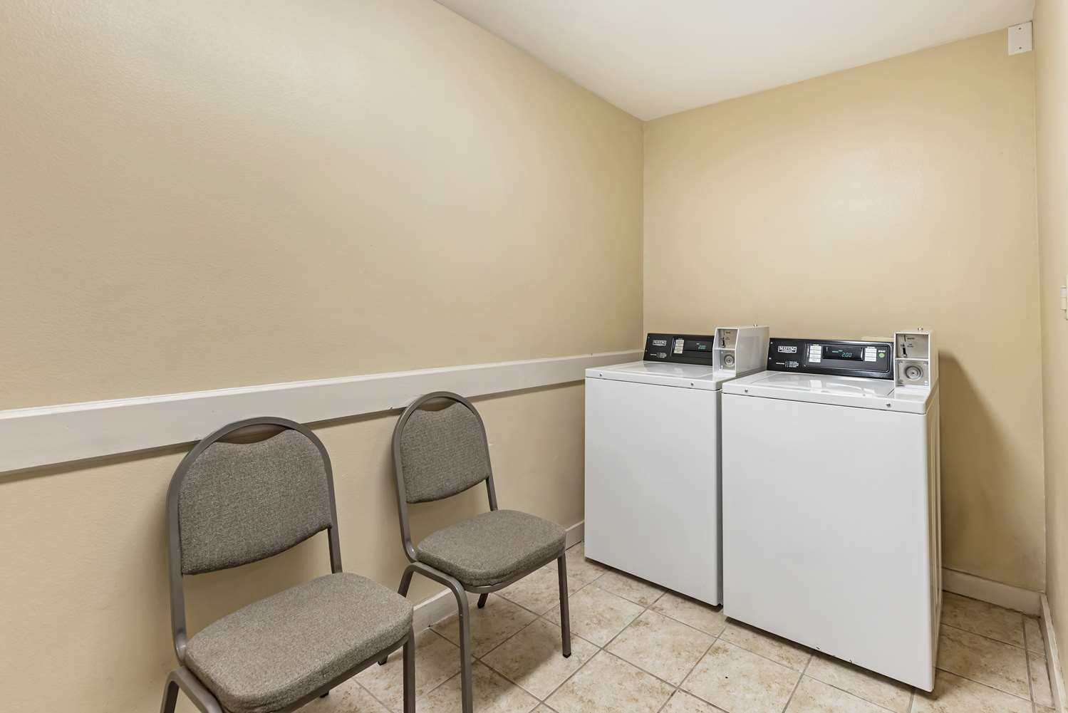 Best Western Inn Of Brenham 11/33