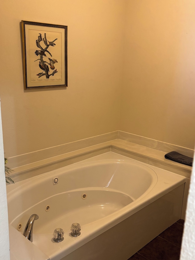 Hermann Crown Suites 47/75