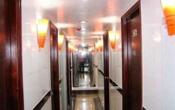 Super 7 Hostel 3/13