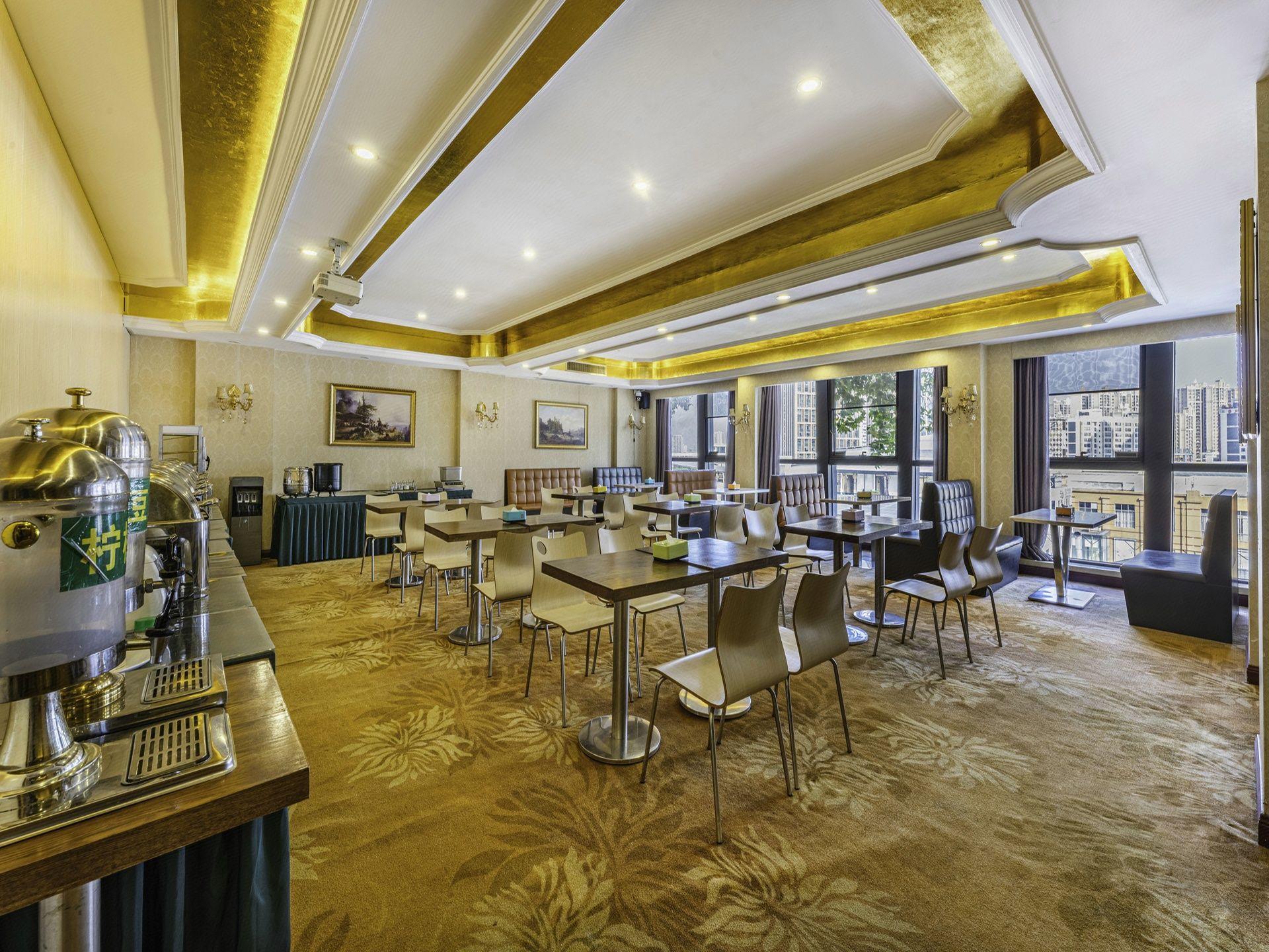 Vienna Hotel (Foshan Longjiang Convention and Exhibition Center) 34/36
