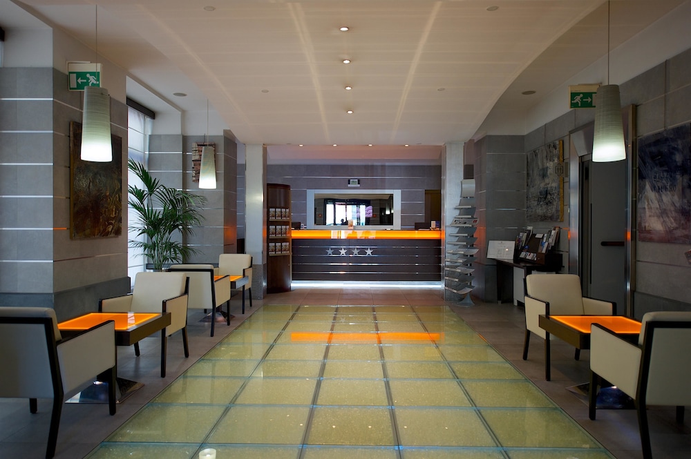 Best Western Crystal Palace Hotel 8/55
