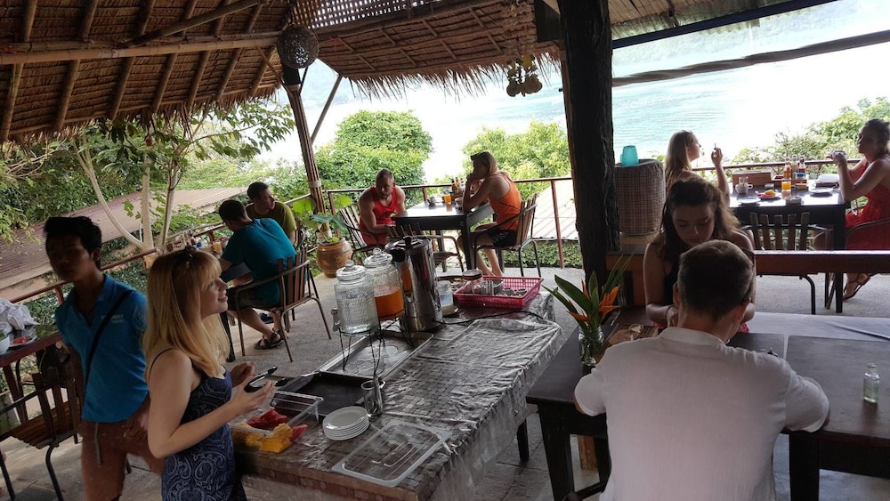 PHI PHI SEA SKY RESORT 48/66