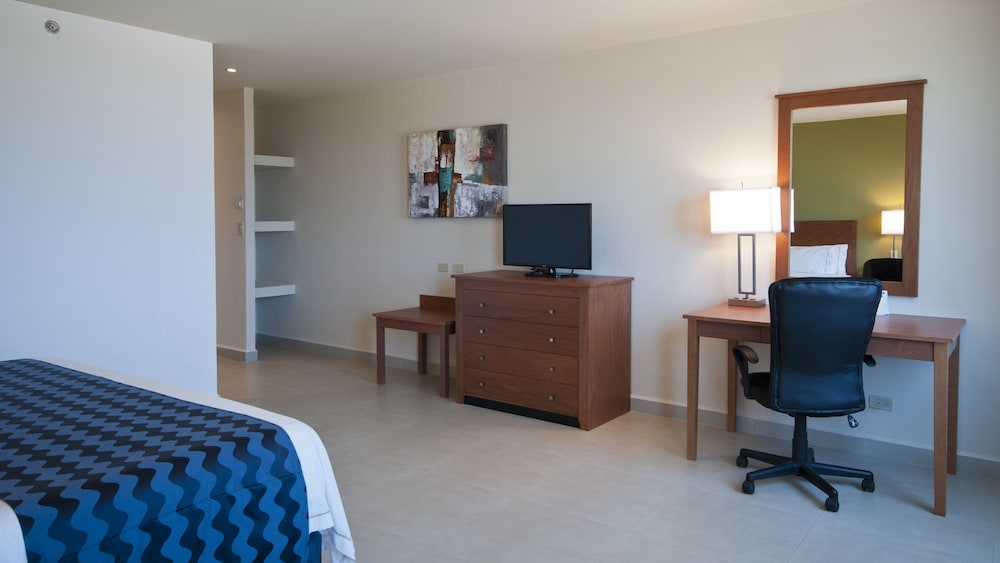 Holiday Inn Express Cabo San Lucas 37/71