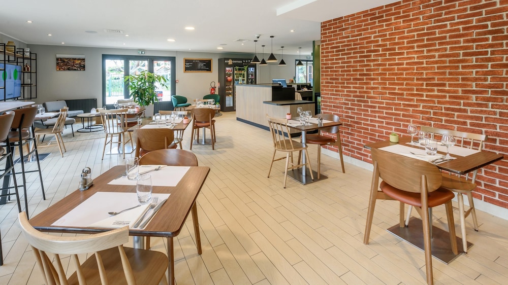 restaurant cafeteria