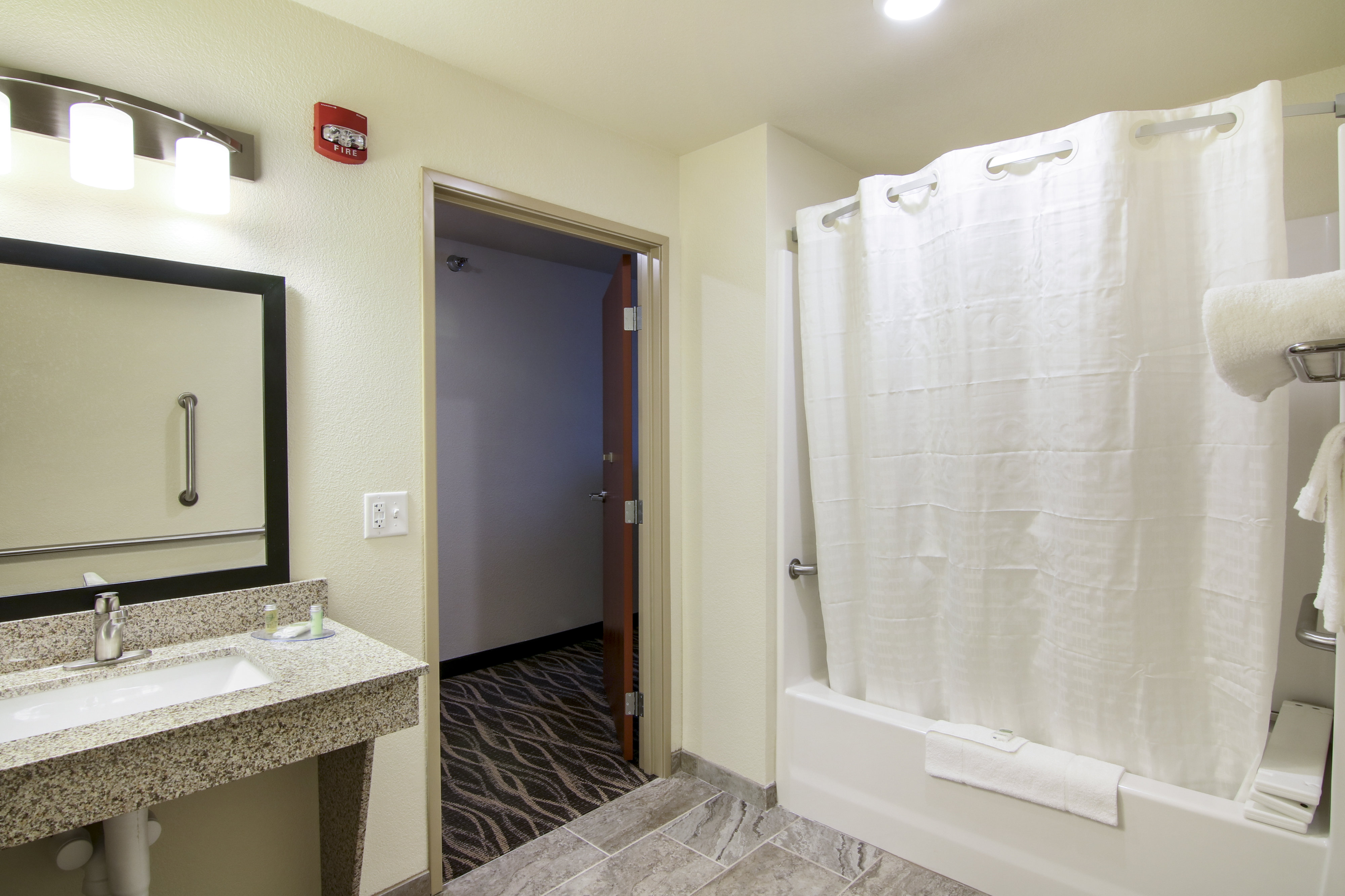 Cobblestone Inn & Suites at UW Stout Downtown Menomonie 53/54
