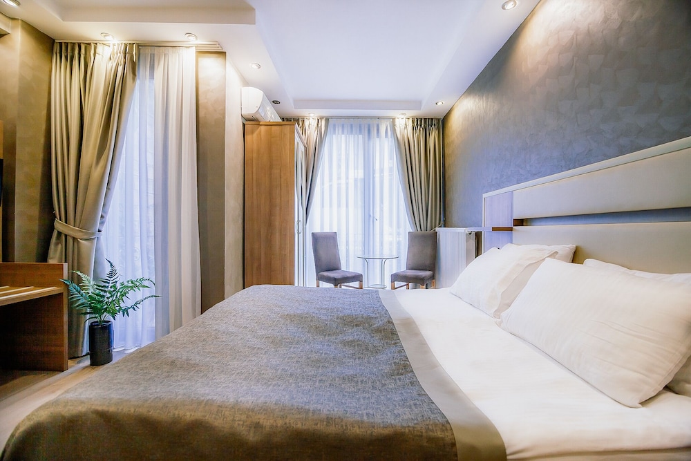 Kavalali Suites 13/50