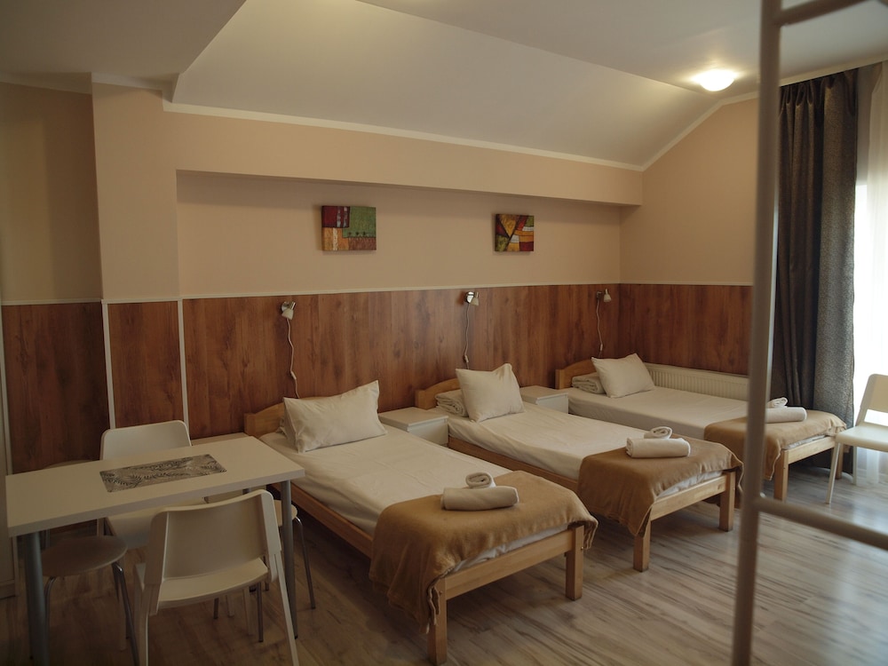 Alta Hostel 11/67
