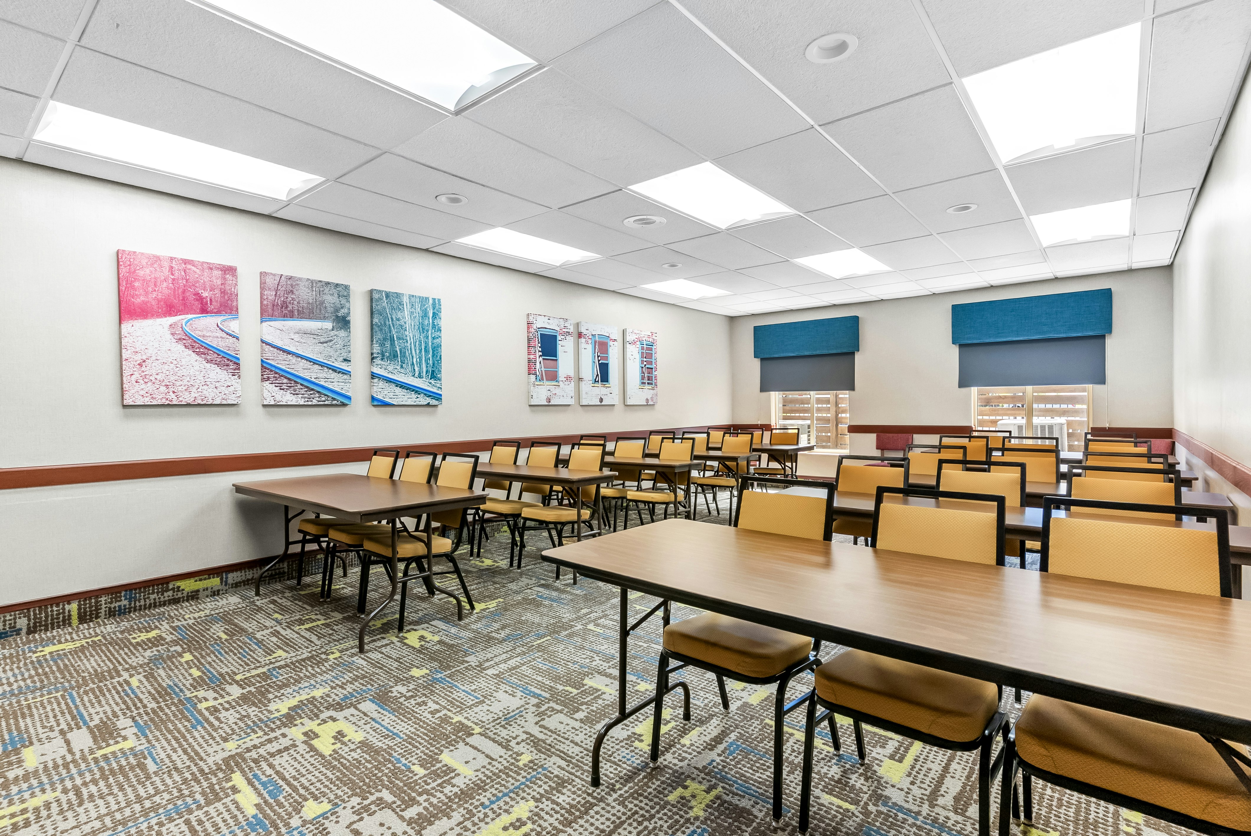 Hampton Inn Suites Scottsburg 73/82