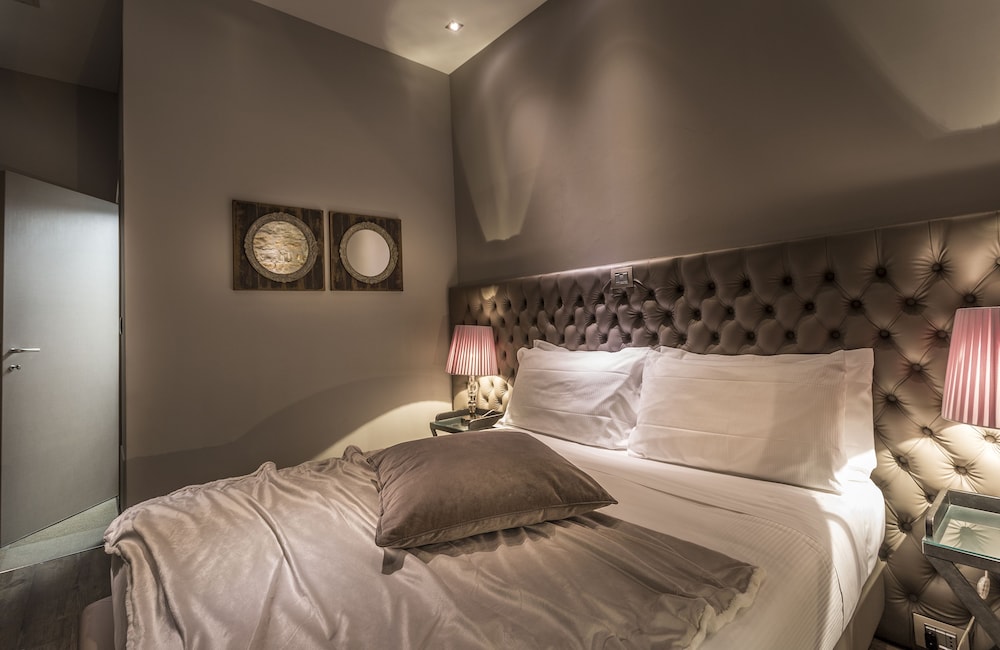 STANDARD, DOUBLE OR TWIN BED