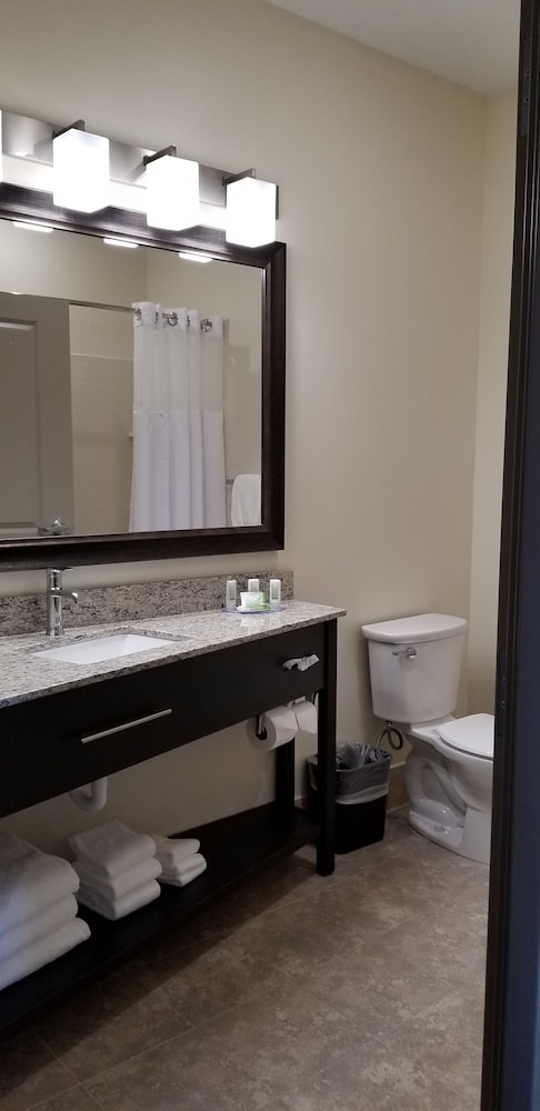 Americinn By Wyndham Sioux Falls North 34/43