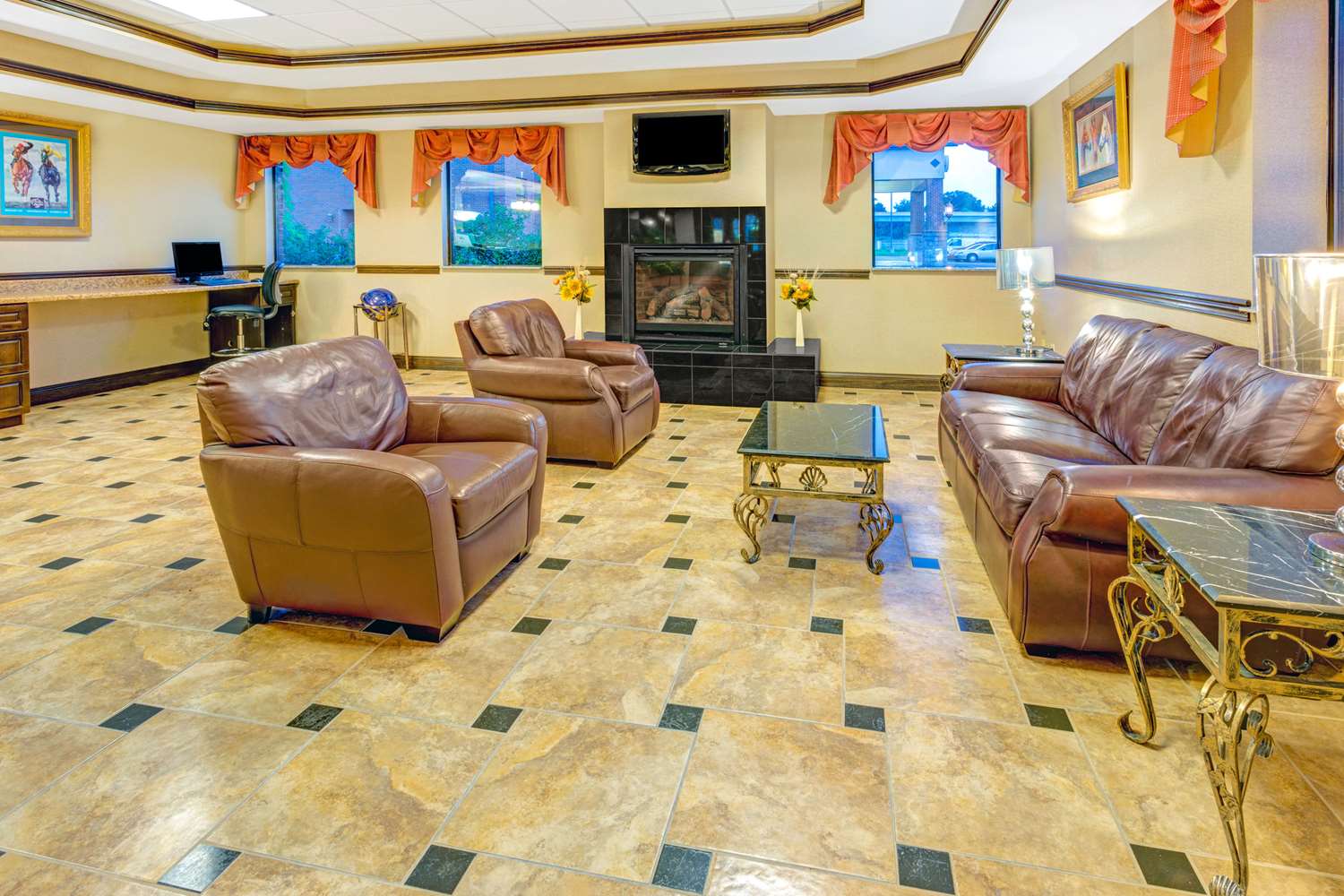 Days Inn & Suites by Wyndham Jeffersonville IN 5/9
