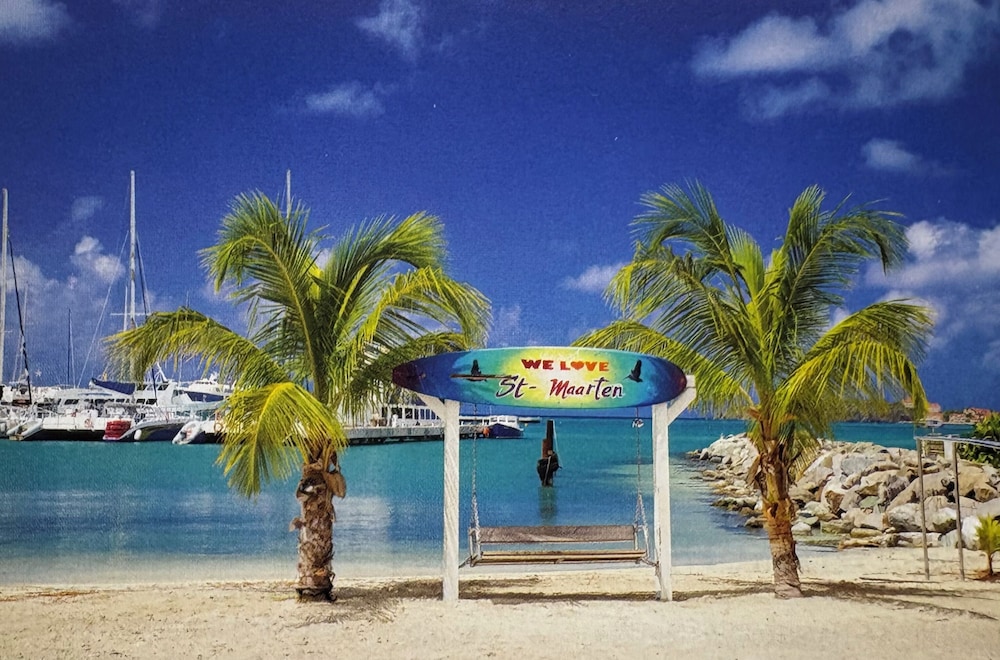 Sea View Beach Hotel 44/50