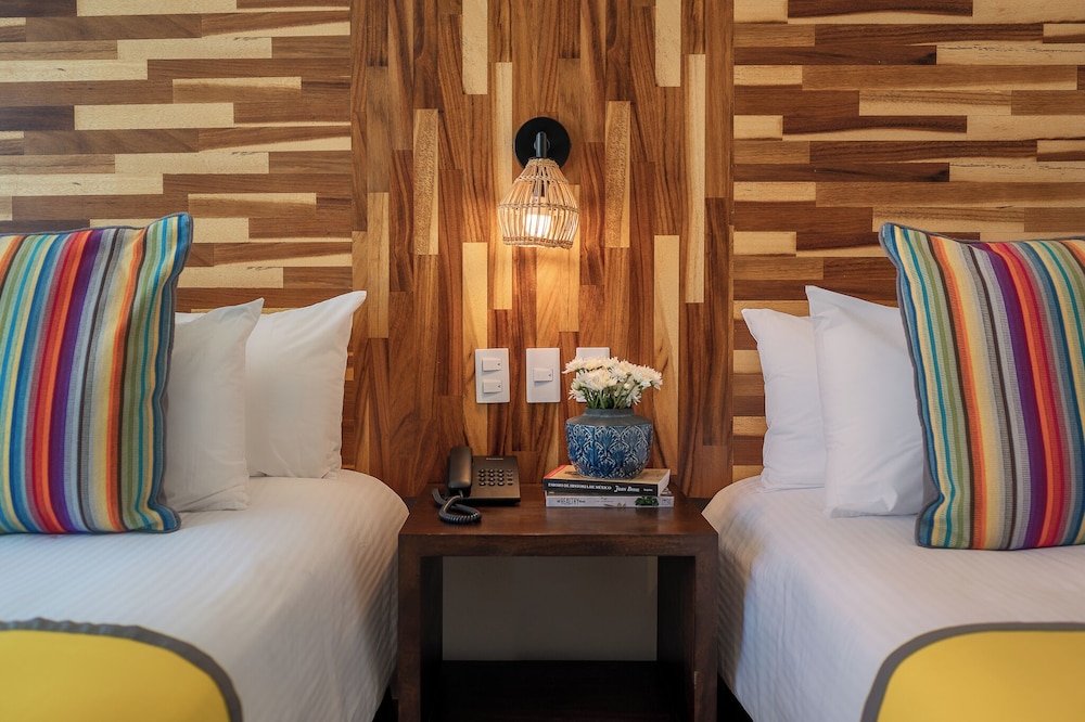 Marvic Hotel 13/36
