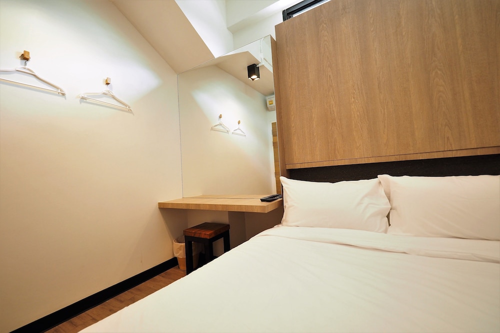 T Hostel at Victory Monument 18/46