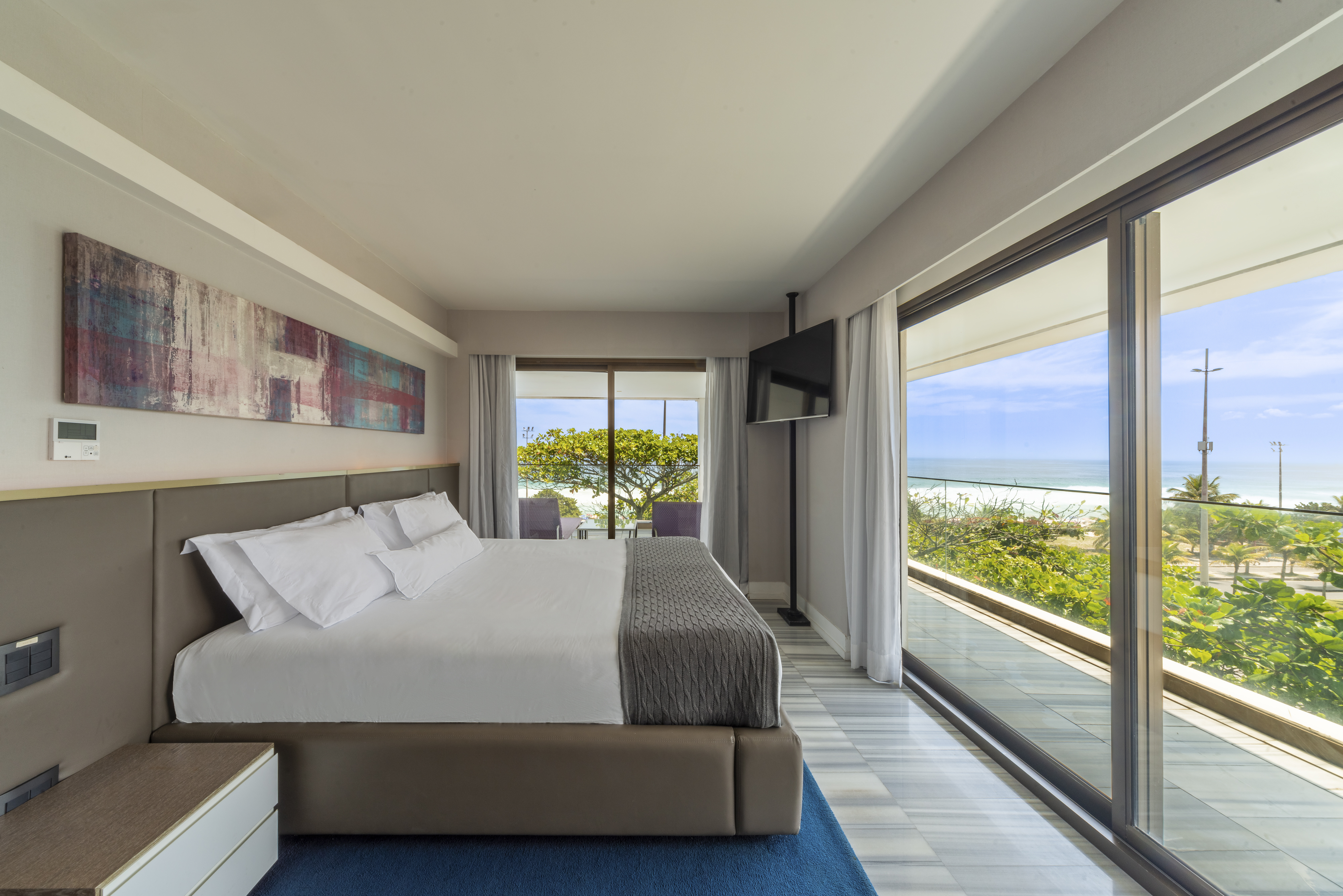 Master, Suite, Single, King Bed, Sea Front