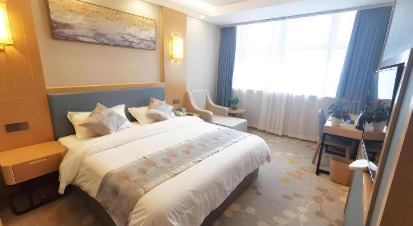 GreenTree Inn Guiyang Wudang District High-speed Railway East Station 12/43
