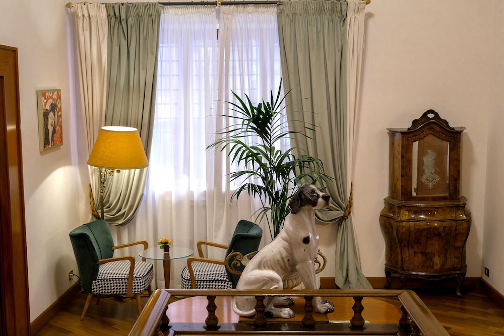 Hotel Medici 32/48