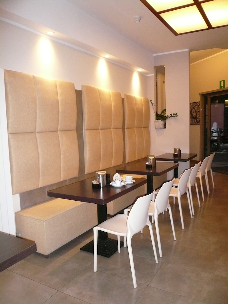 Hotel Europa Parking 42/64
