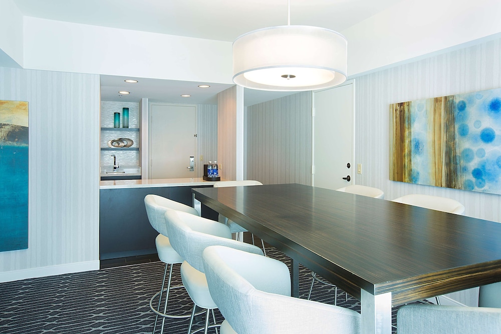Manchester Grand Hyatt San Diego 58/70