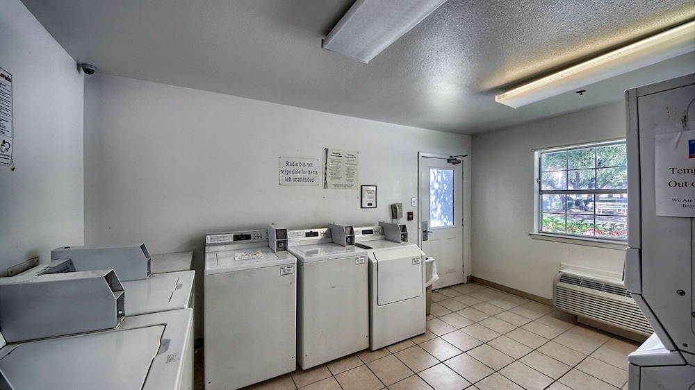 Studio 6 Extended Stay - San Antonio, TX - Six Flags 41/58