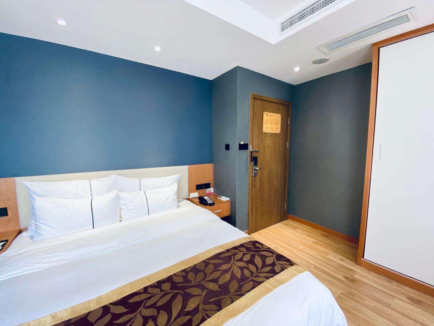 BOUTIQUE QUEEN ROOM