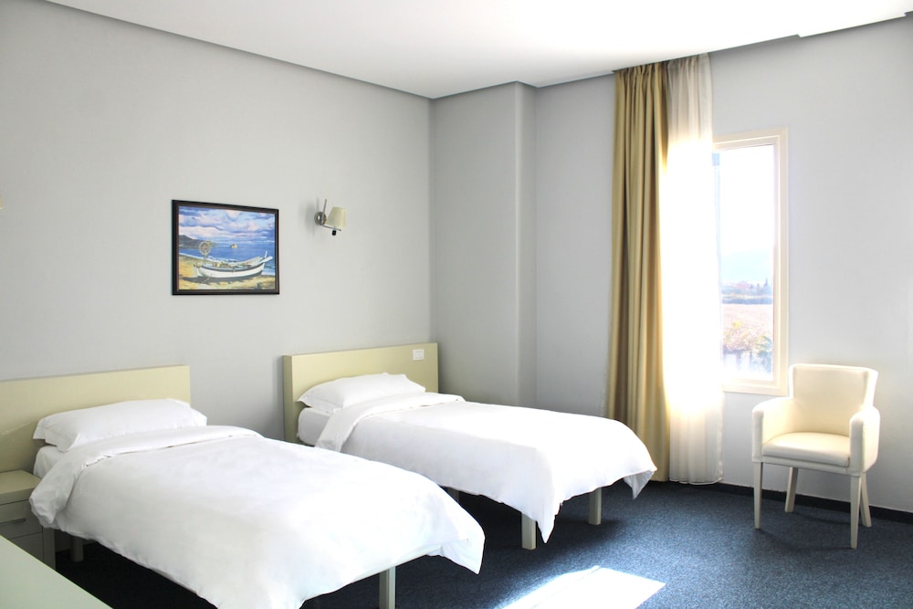 Garden Land Resort 9/50