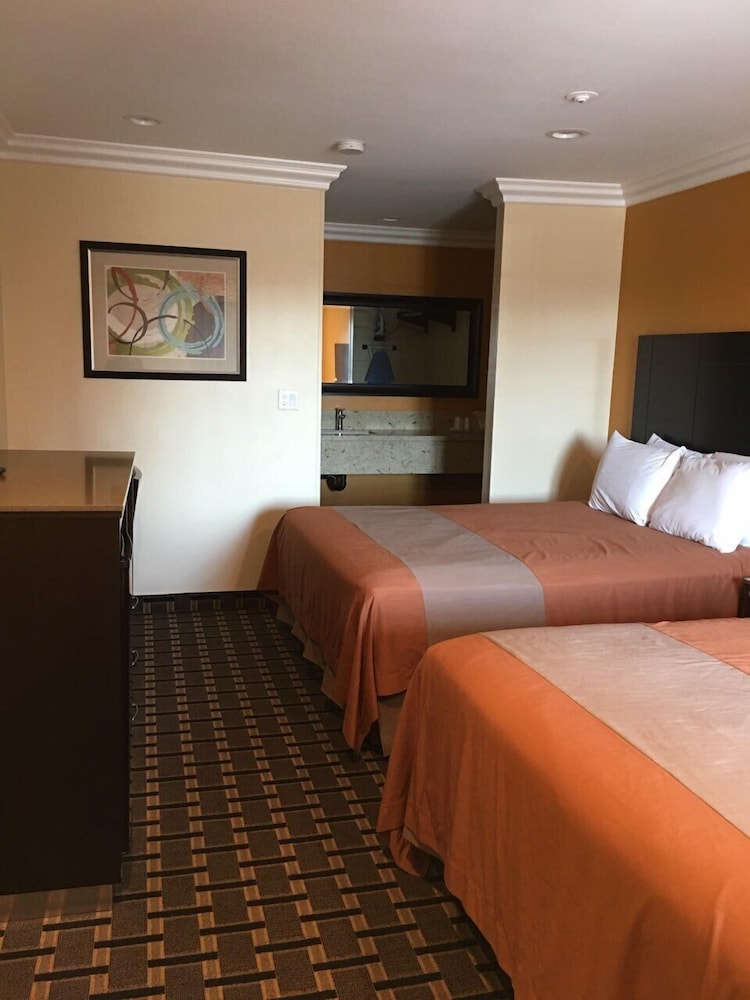 Ontario Inn & Suites 14/50