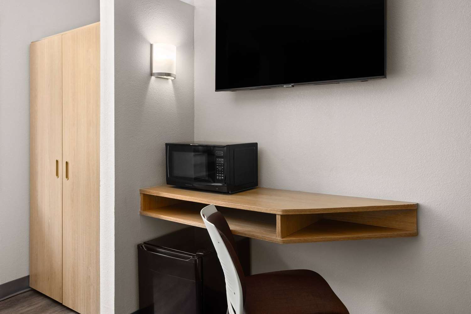 Microtel Inn & Suites by Wyndham Raleigh Durham Airport 24/32