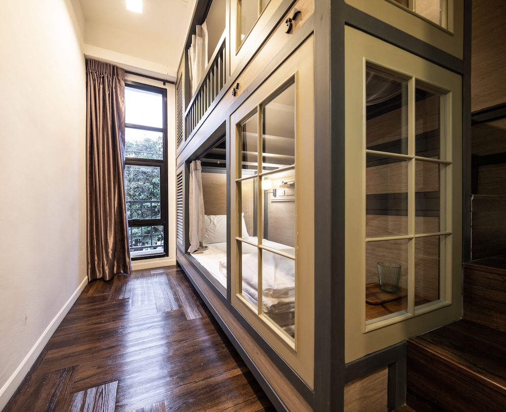 Warm Window Silom - Hostel 5/69