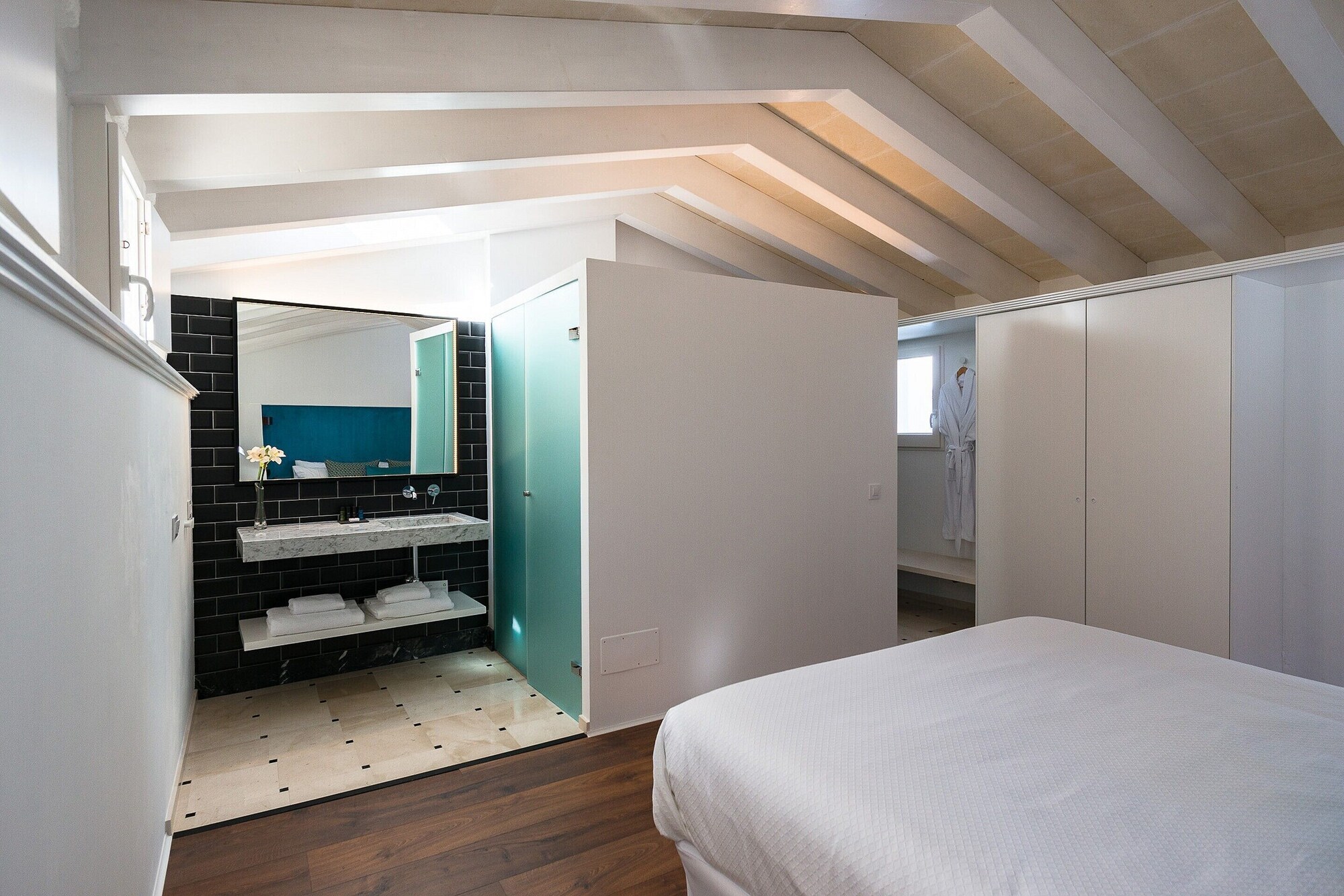 DELUXE, SUITE, KING BED, TERRACE