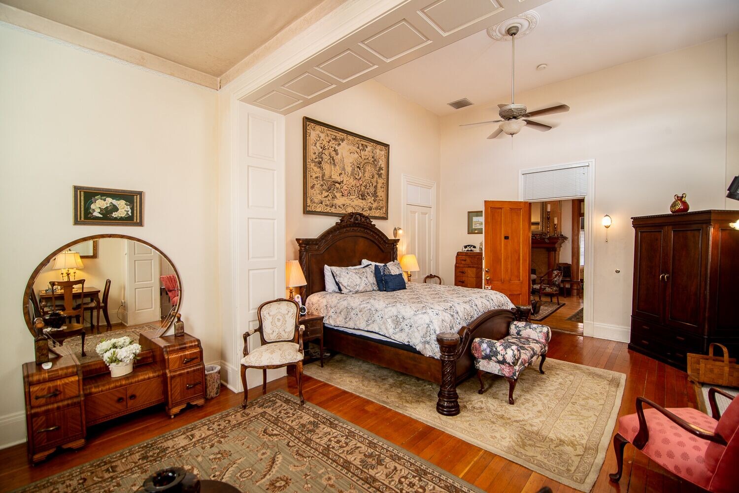Luxury, King Bed