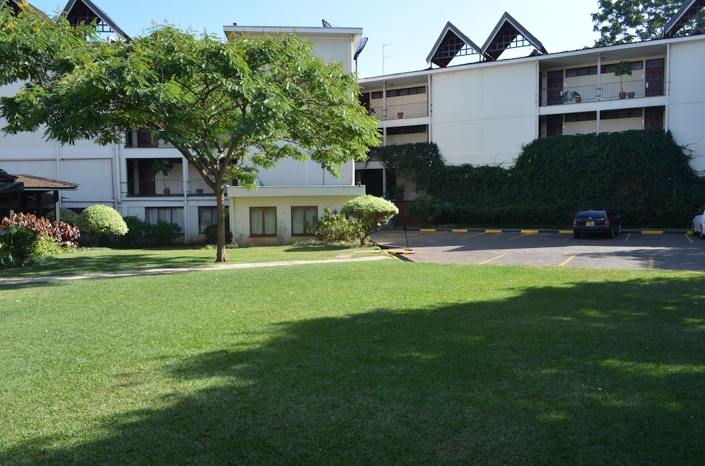Jacaranda Nairobi Hotel 55/59