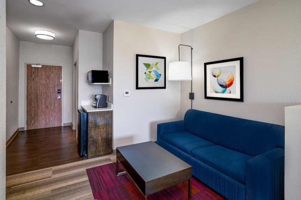 Holiday Inn Express And Suites Winona North 46/68