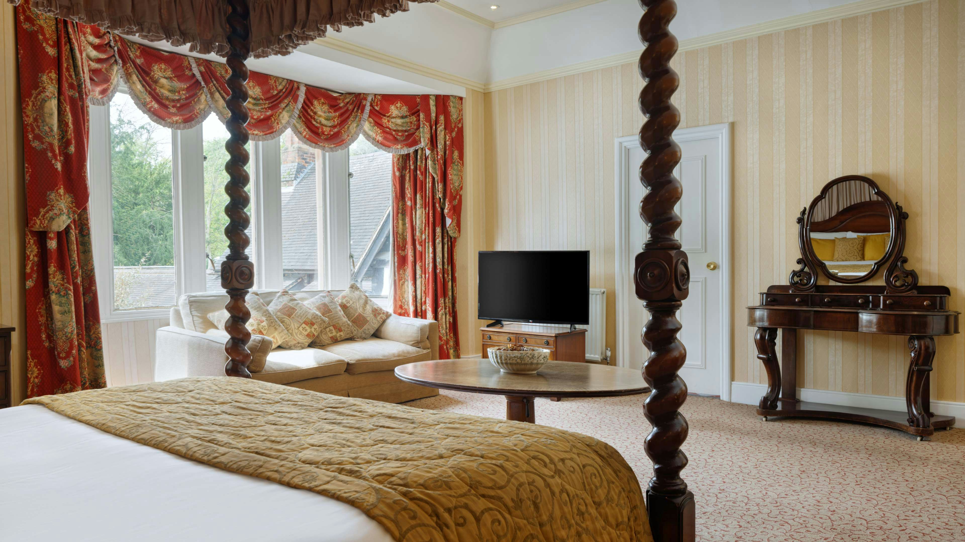 NAILCOTE HALL HOTEL AND GOLF CLUB 27/80