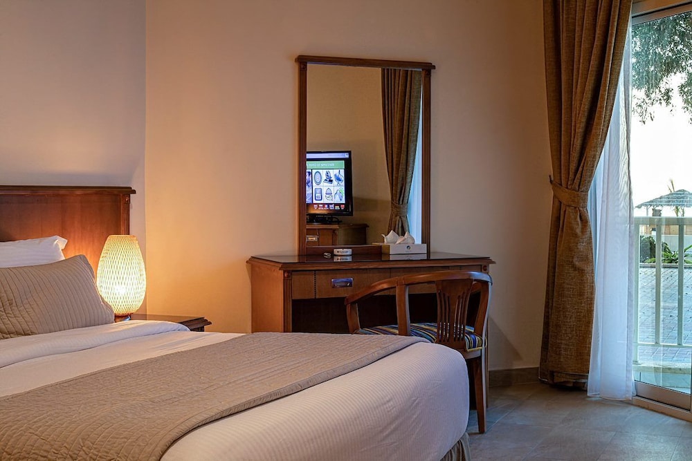 2 Bedrooms, Ambassador, Suite, Beach View