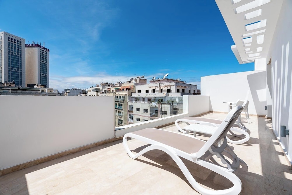 Mid Town Casablanca 44/45