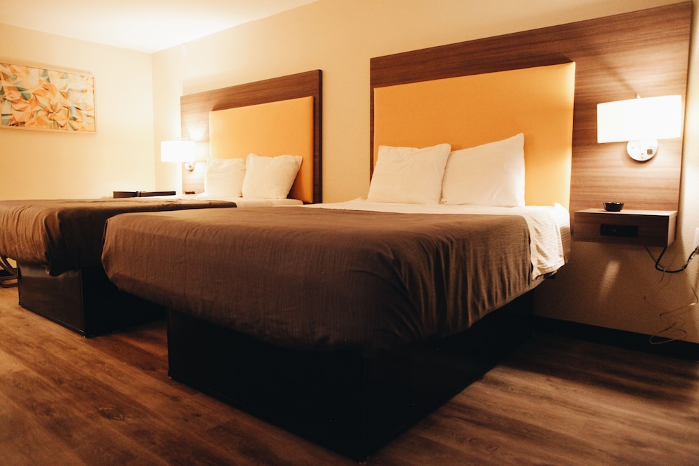 All Seasons Inn & Suites 16/41