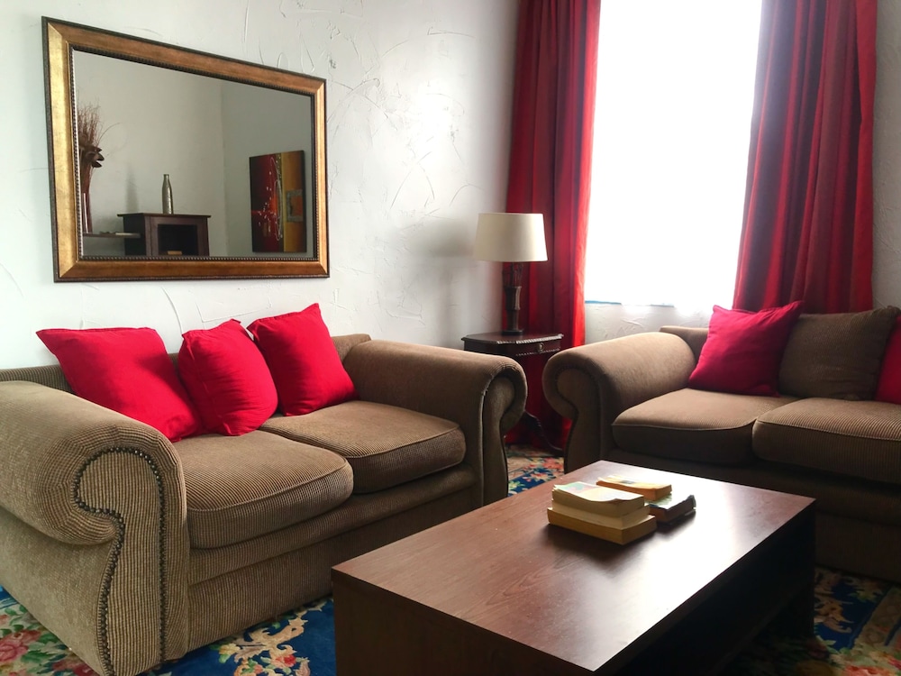 Athenian Villa 21/50