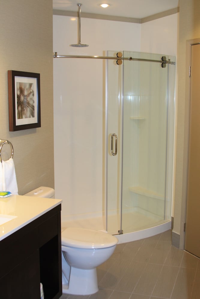 The Hollis Halifax A Doubletree Suites By Hilton Hotel 14/38