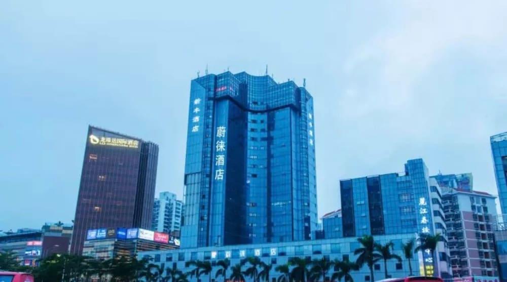 7 Days Premium (Zhuhai Gongbei Port Square Light Rail Station) 10/58