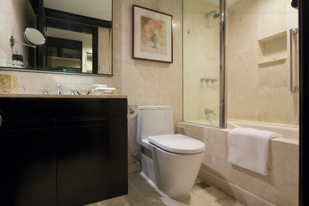 Taal Vista Hotel 52/53
