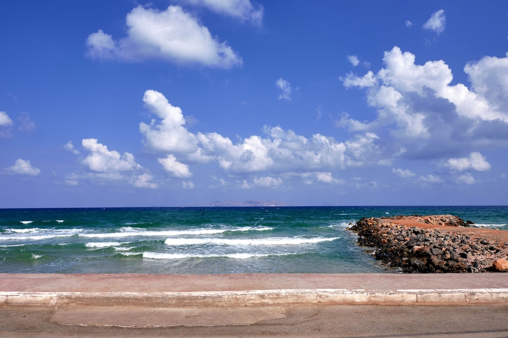 Niros Beach Apartments 50/58