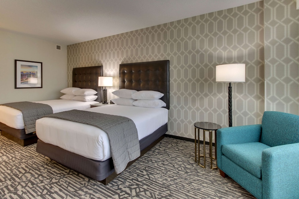 Drury Plaza Hotel Richmond 12/50