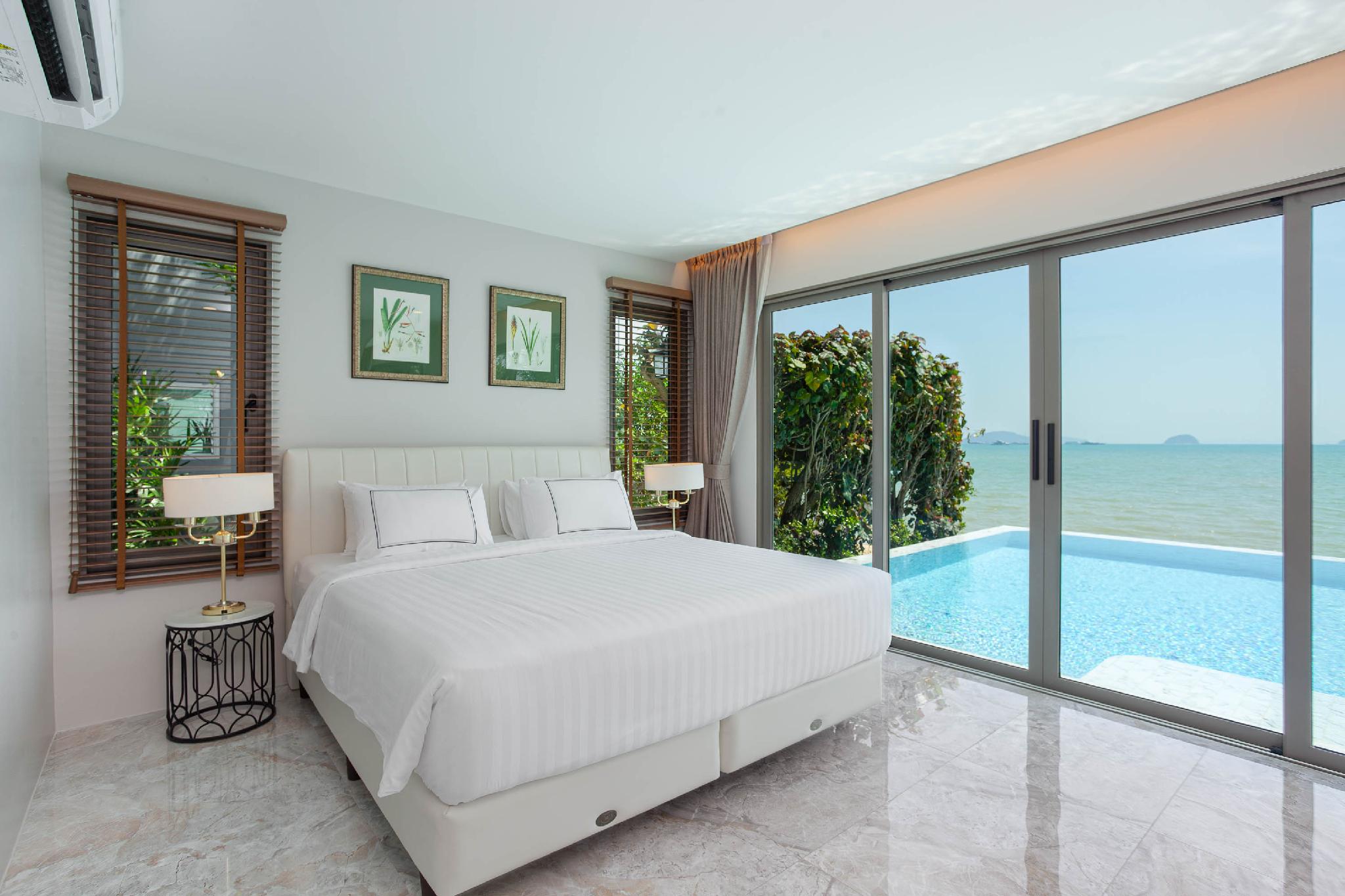 4 Bedrooms, Pool, Villa, Beach Front
