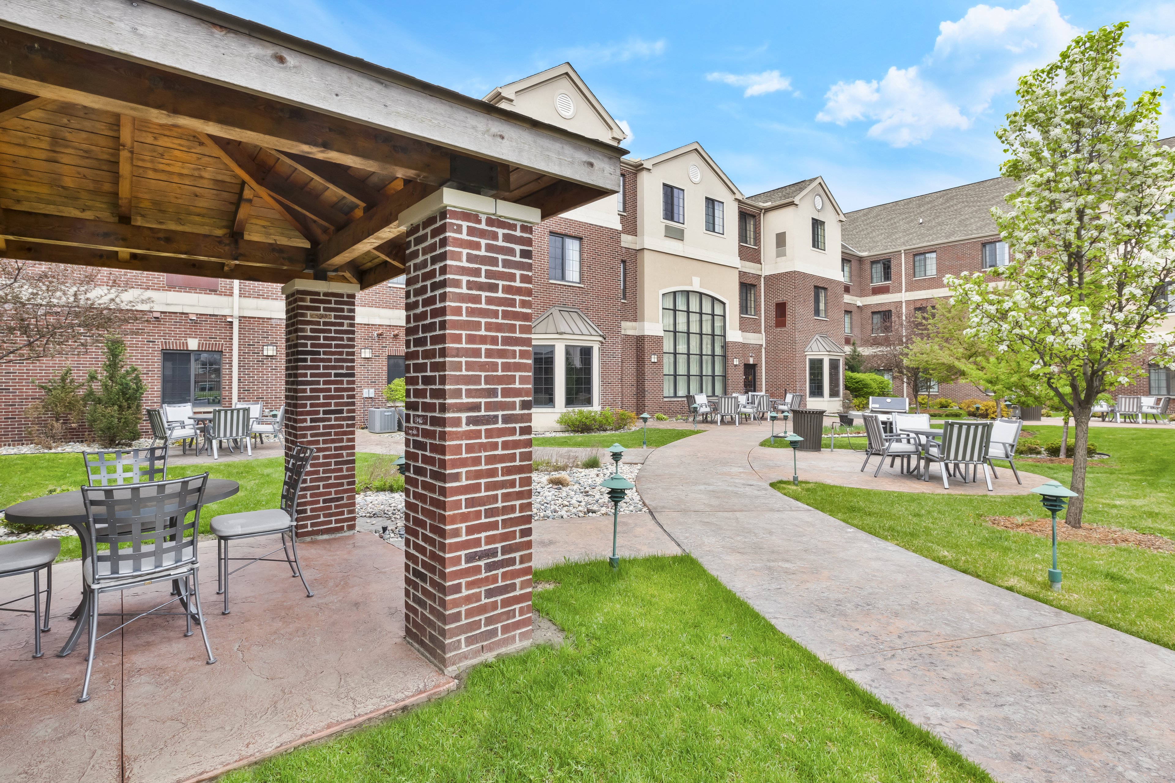 Staybridge Suites Lansing-Okemos 78/84