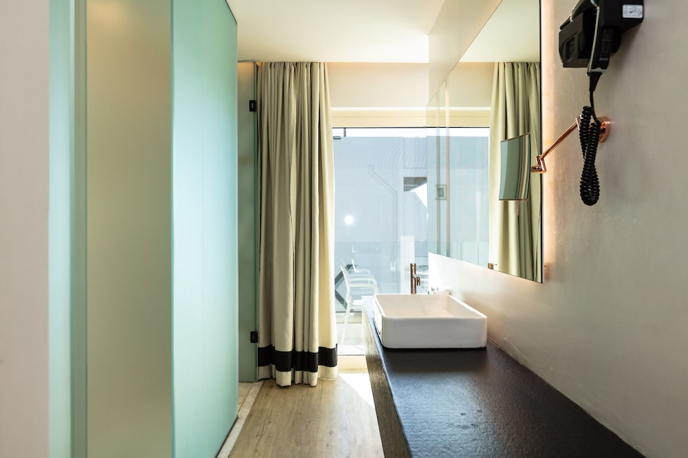 Kahlua Sea View Suites 65/67