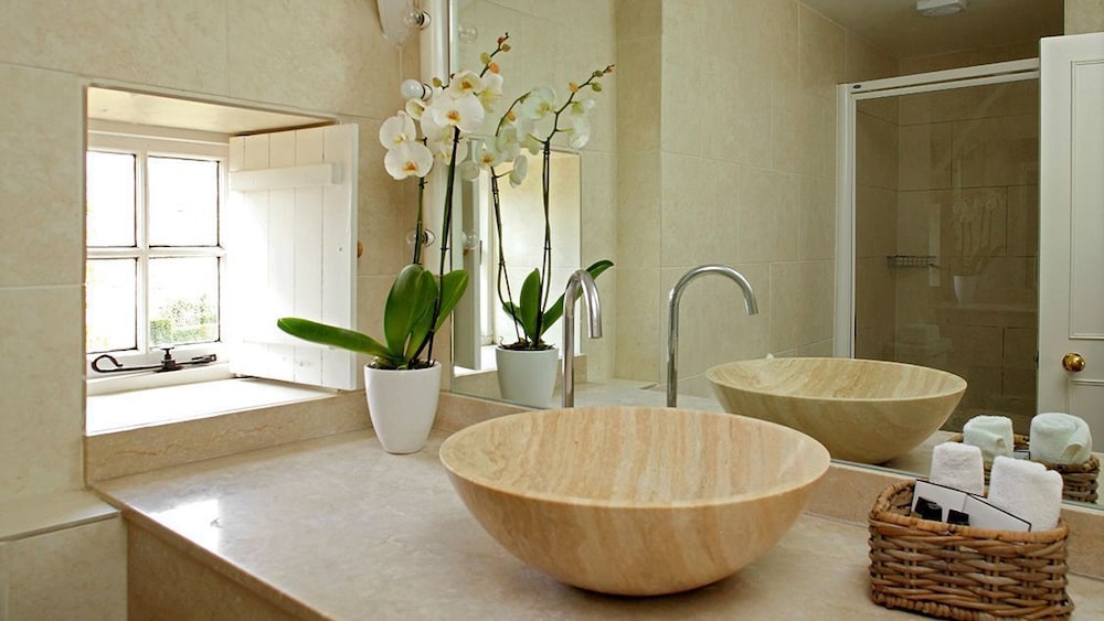 Goodwood Cottage 23/23