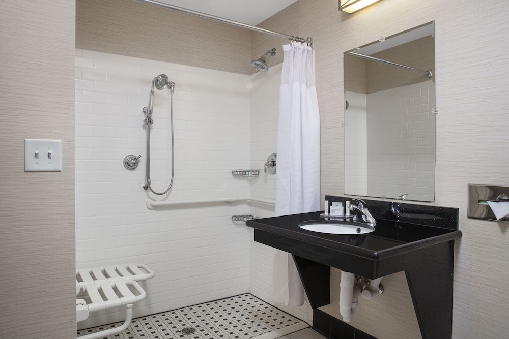 Fairfield Inn & Suites by Marriott Augusta 50/51