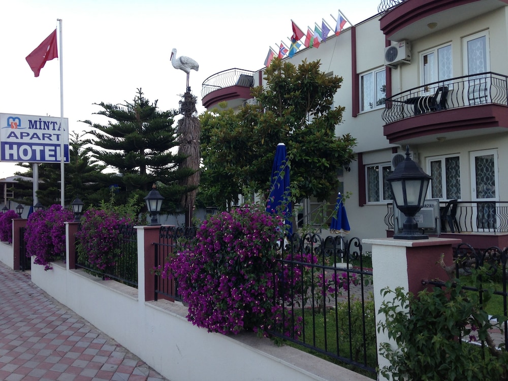 MINTA APART HOTEL 52/57