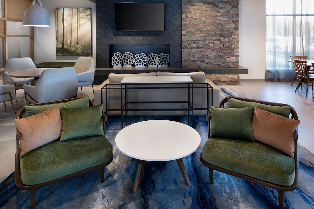 Fairfield Inn & Suites by Marriott Memphis Arlington 13/28
